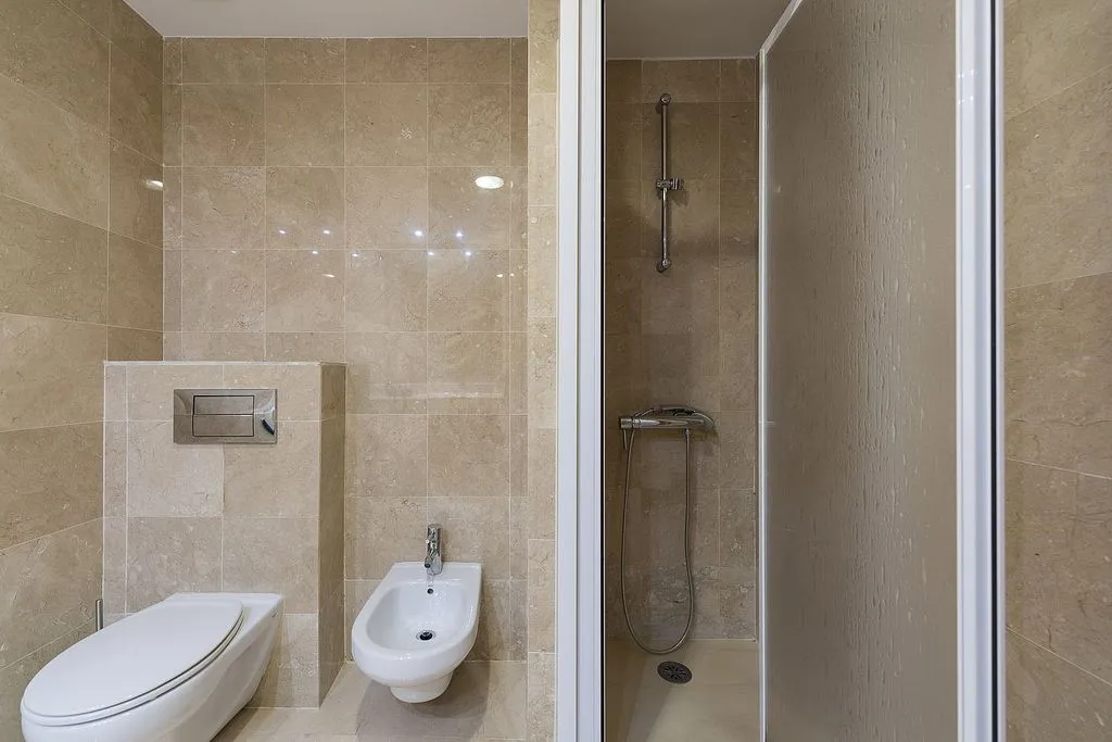 Bathrooms - Modern Flat with Terrace in Guanarteme