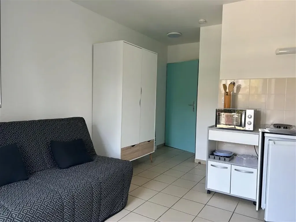 Köök - Meubled Studio with Kitchen in Valence
