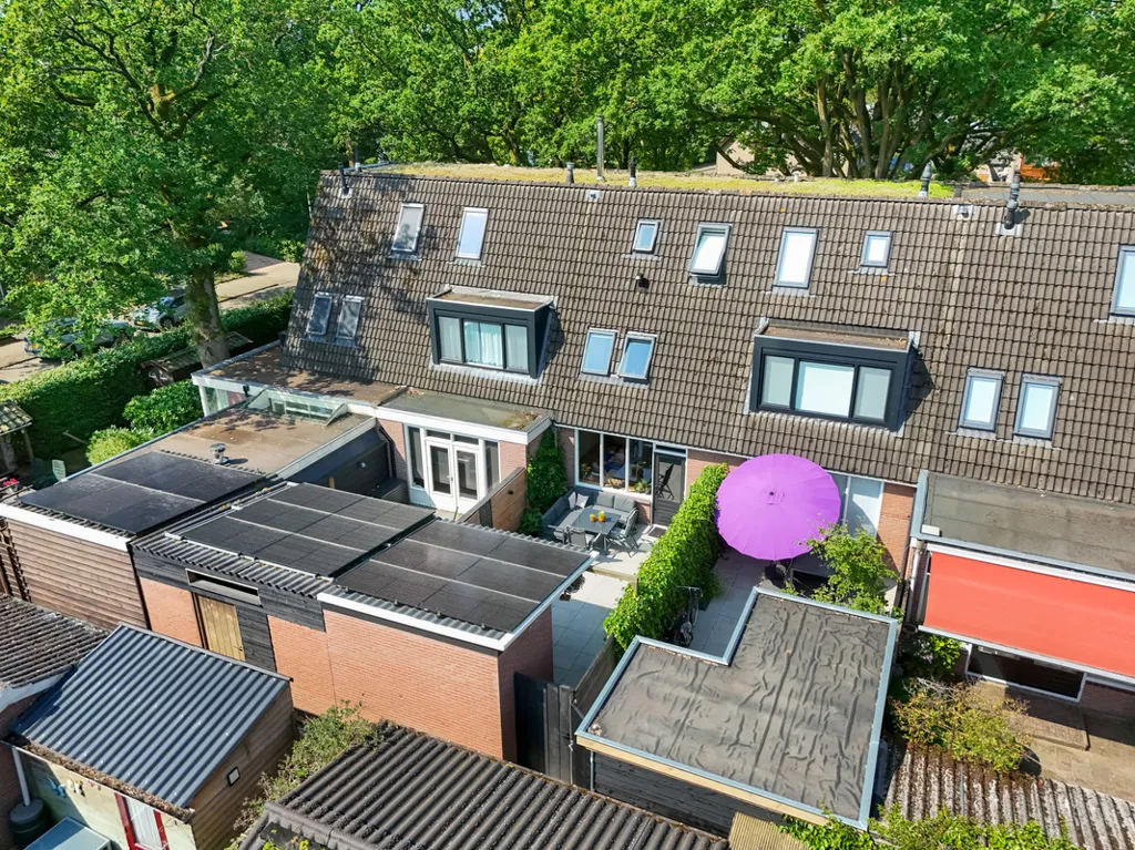 Õhuvaade - Modern Family Home with Garden in Ede