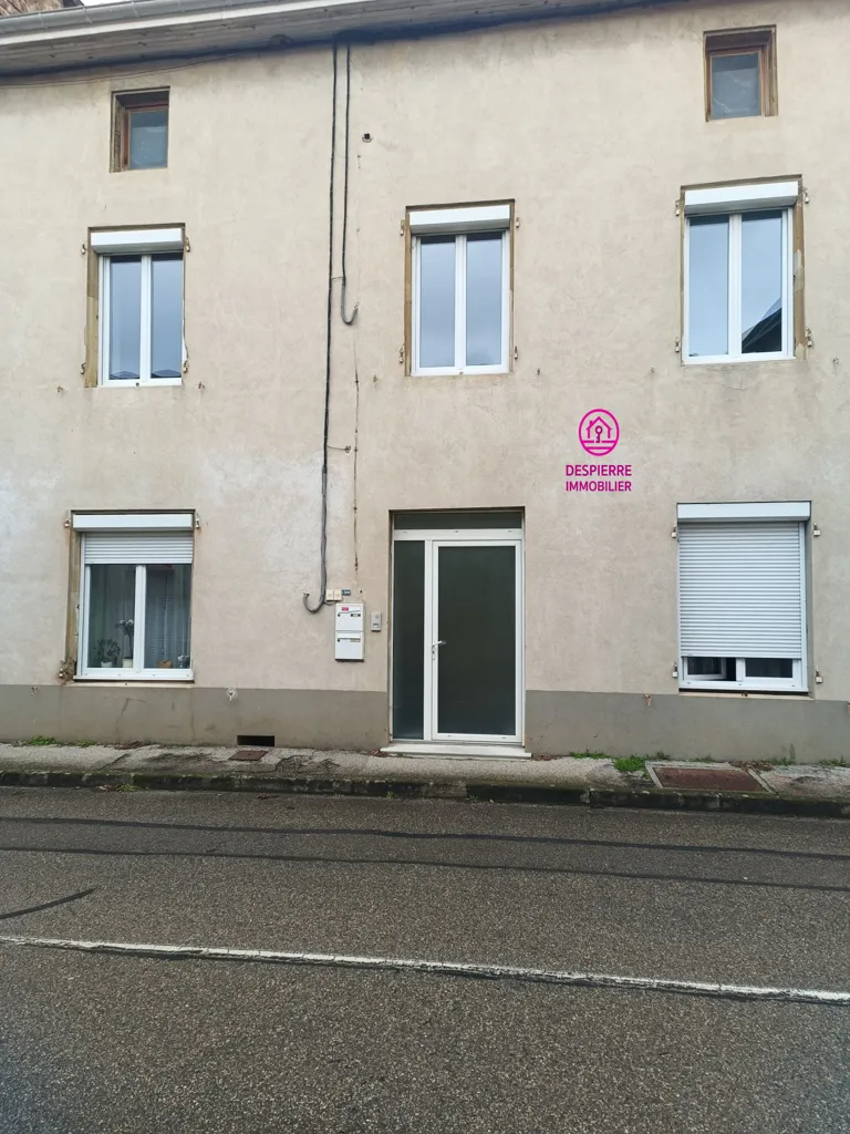 Extérieur - Appartement Rénové à Jarcieu avec Grenier Aménageable