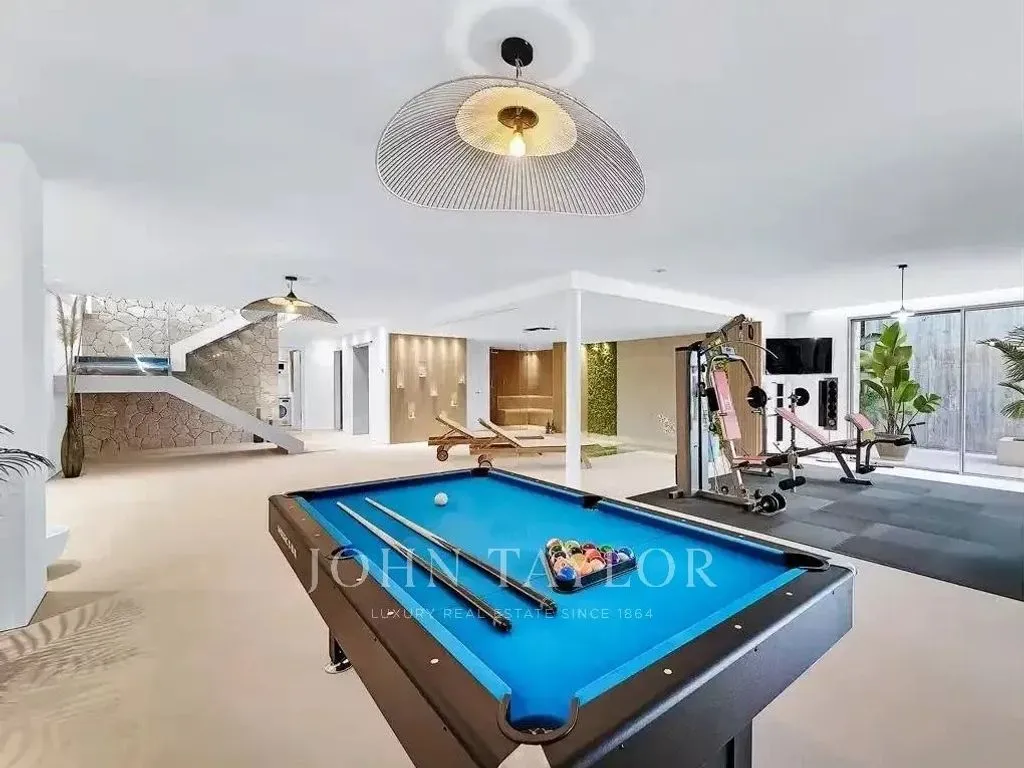 Pièces - Luxury Villa with Sea View in Bendinat