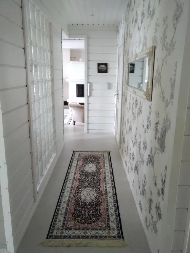 hallway_entrance