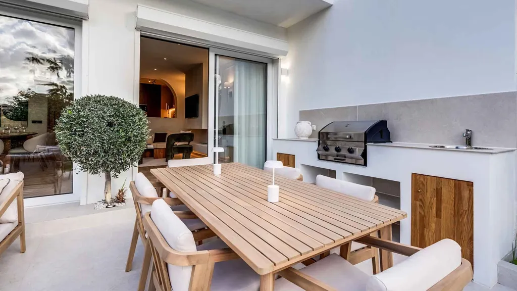 Terrass - Adosado with Private Pool in Nueva Andalucía