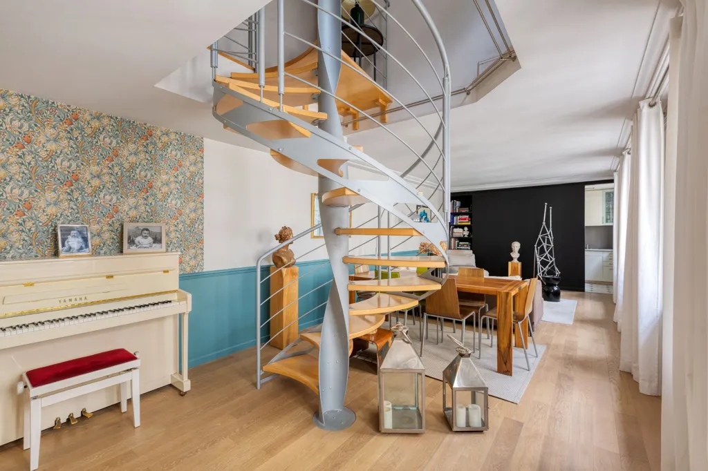 Elutuba - Duplex in Village Royale with Private Access