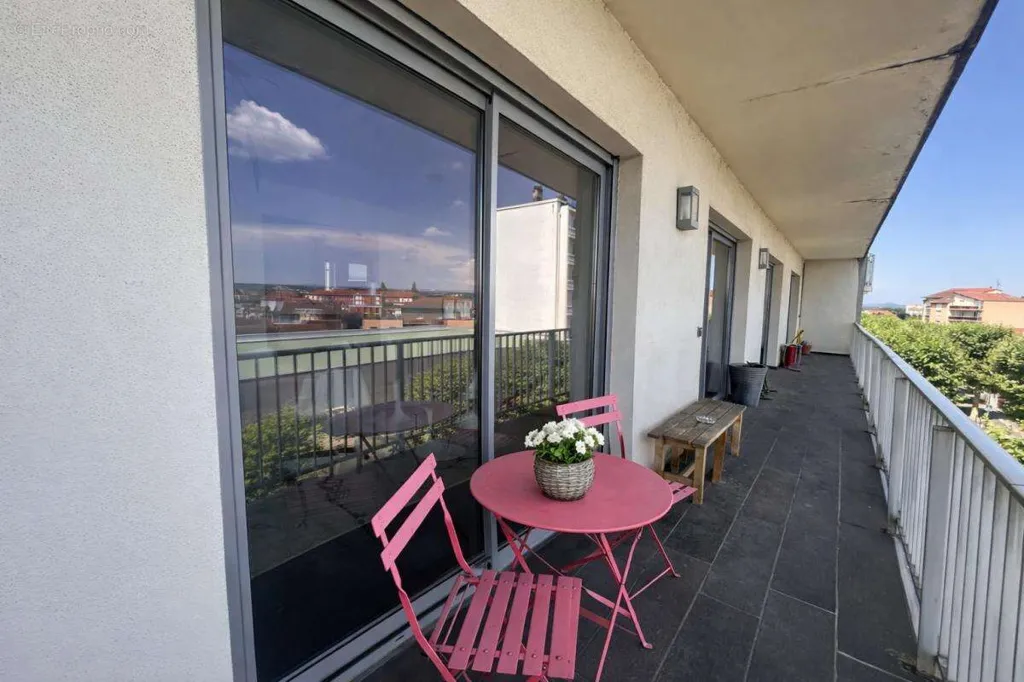 Balcone - Traversant Flat with Balconies in Roanne