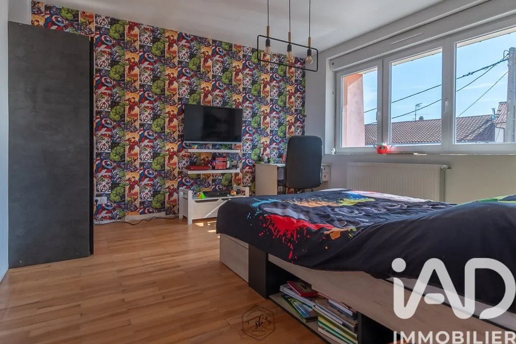 Chambres - Villa Rénovée avec Jardin à Thionville