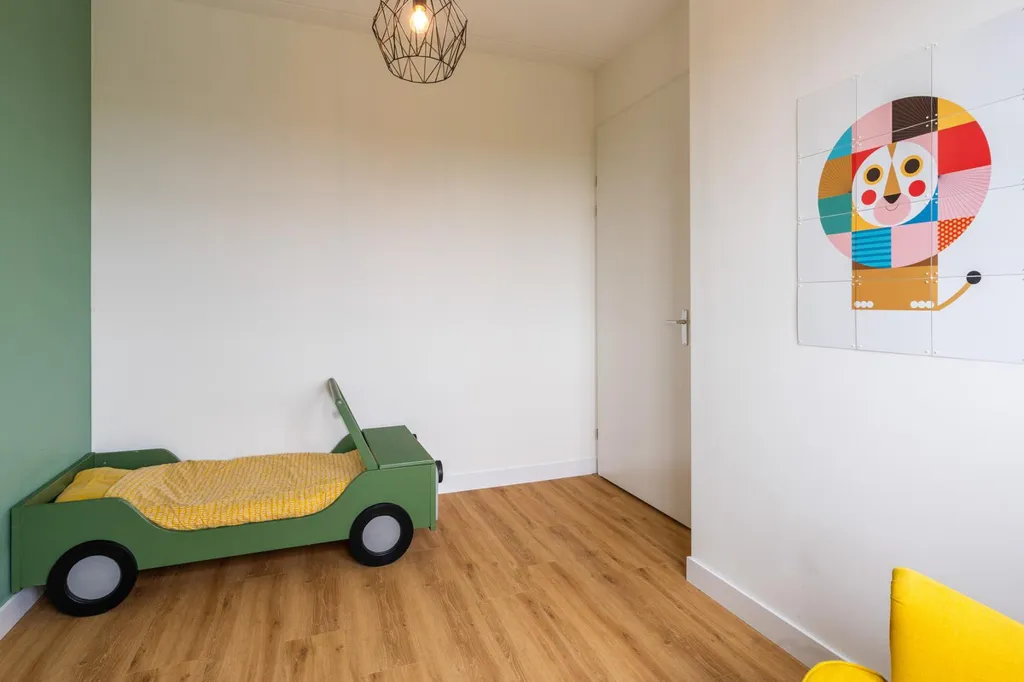 Magamistoad - Modern Terraced House with Waterfront in Zeewolde