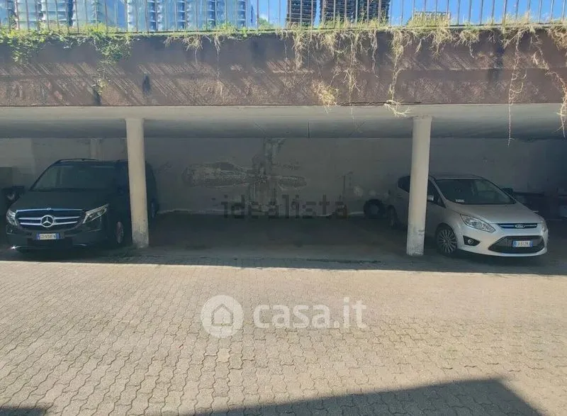 Garage - Rearranged Apartment with Balcony in Nalles