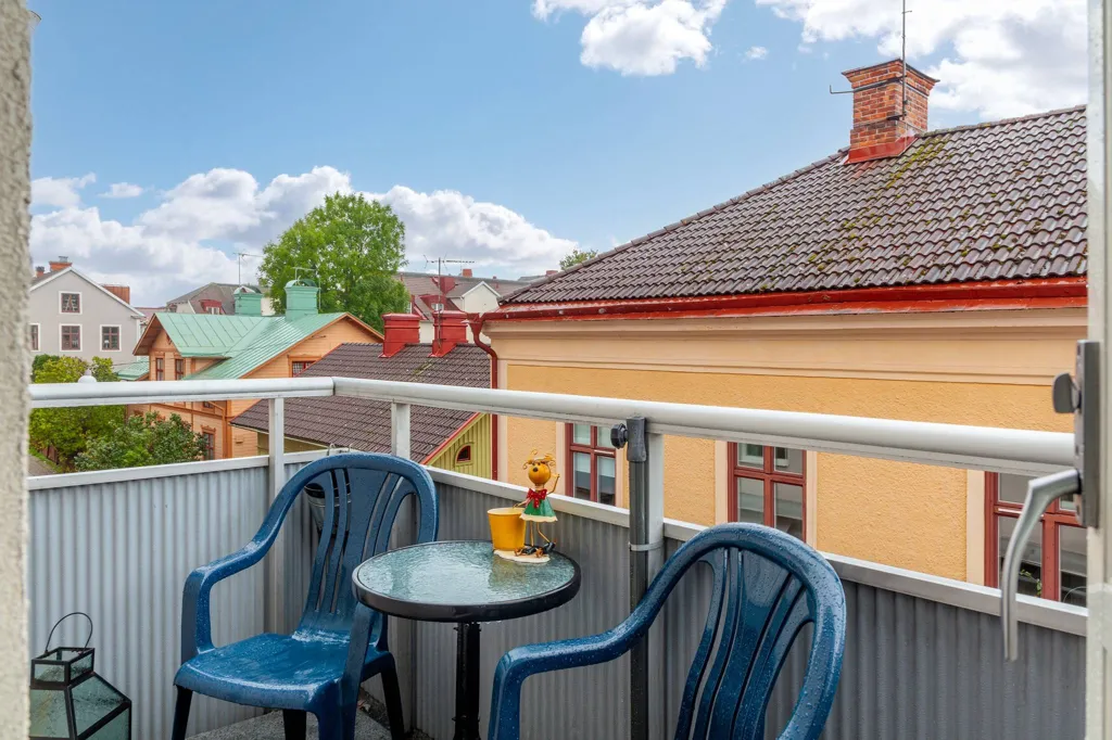 Balcon - Spacious Three-Room Apartment with West-Facing Balcony in Nyköping