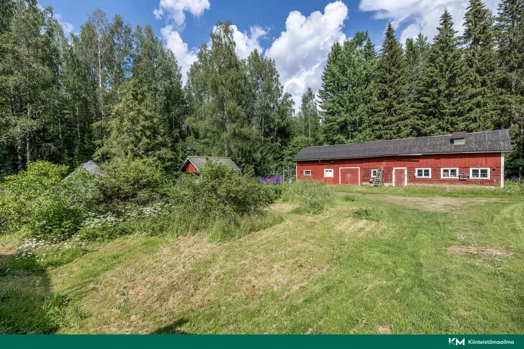 Välivaade - Traditional Cottage with Barn in Kantala