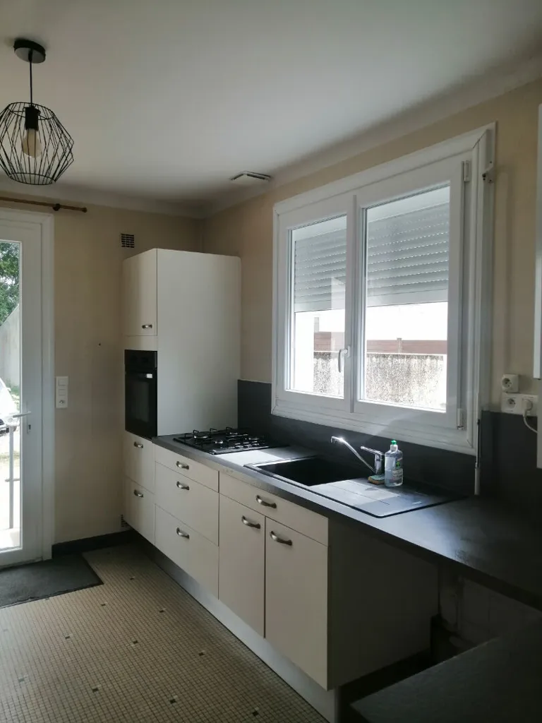 Köök - 3-Bedroom House with Garden in Challans