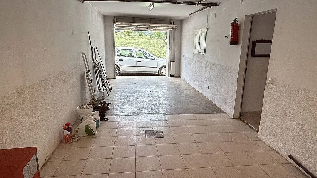 Garage - Terraced House with Garage in Moià
