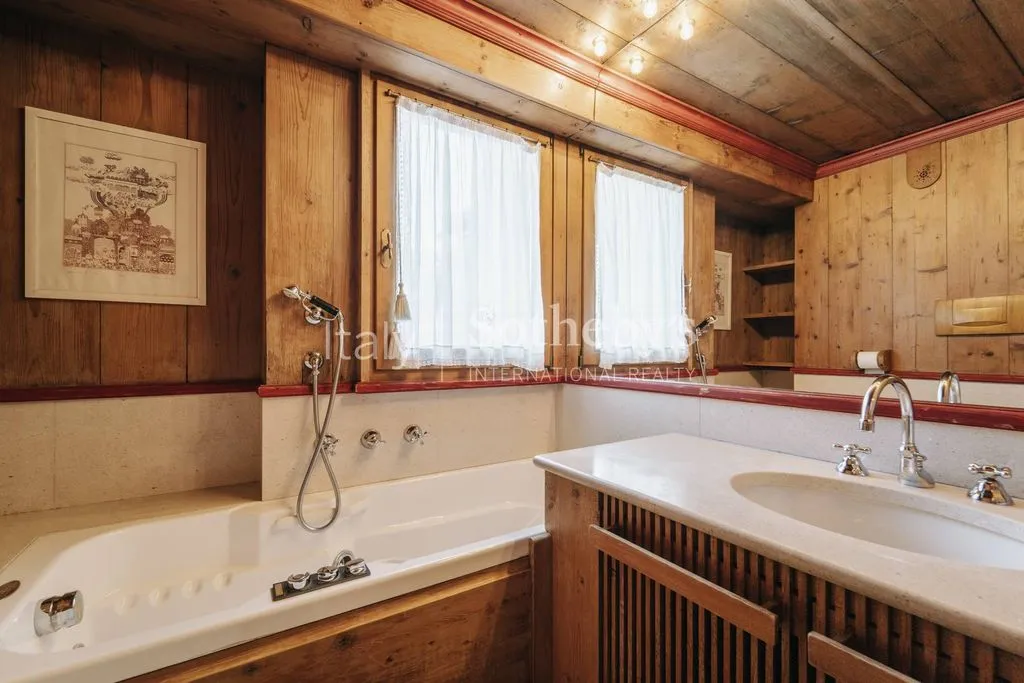 Vannitoad - Luxury Duplex with Panoramic Views in Cortina d'Ampezzo