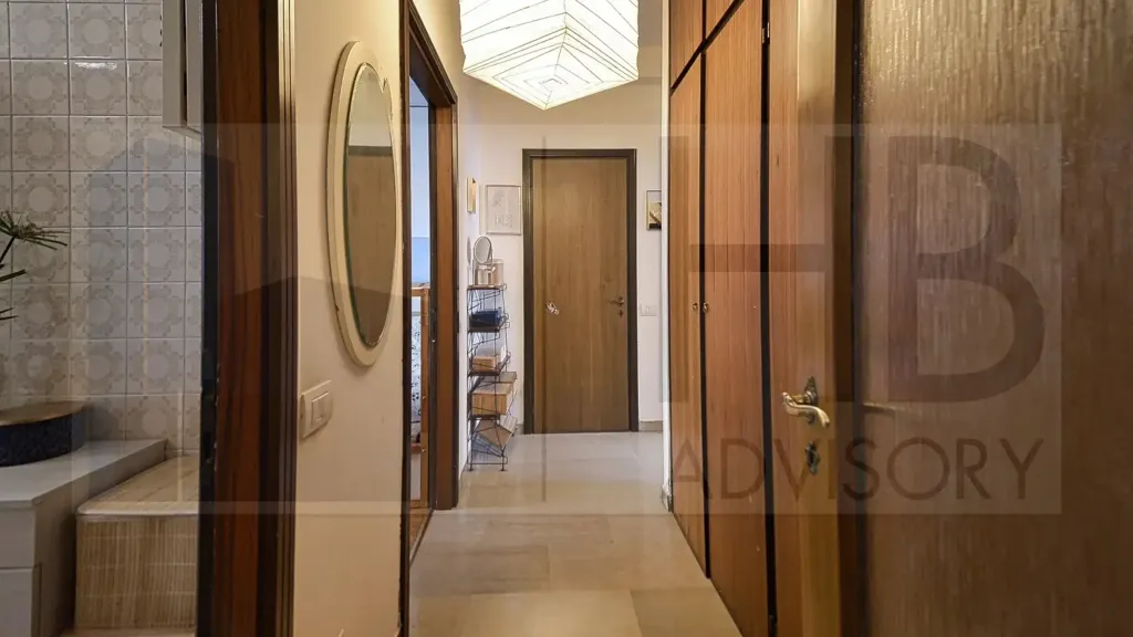 Entrée - Spacious Trilocale with Balcony in Milan