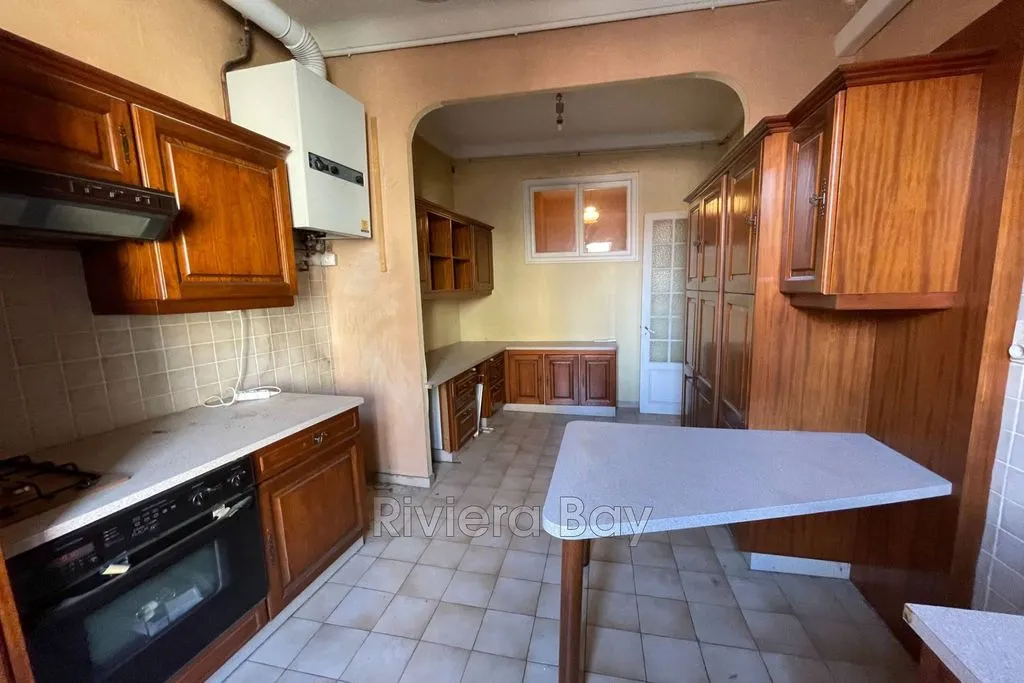 Cuisine - Appartement Luxueux avec Vues Sud à Nice