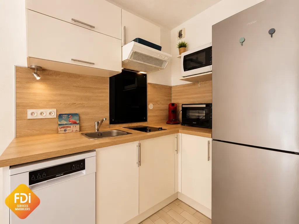 Kitchen - Studio with West View in Le Grau-du-Roi
