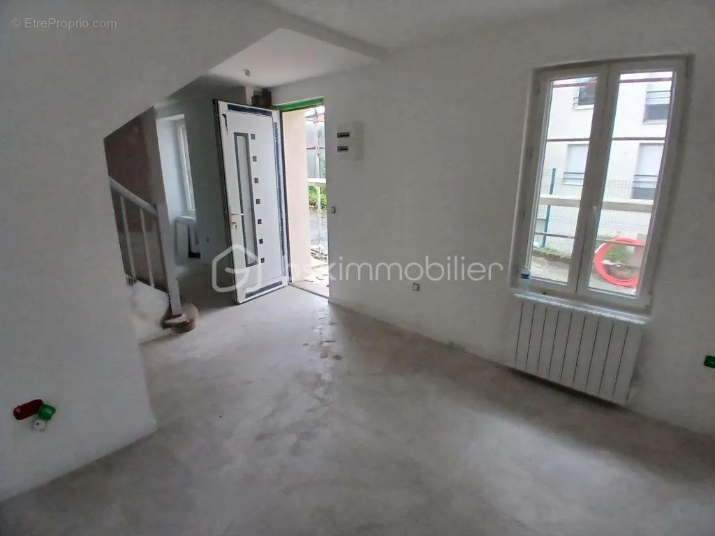 Pièces - Appartement Duplex Neuf en Rez de Jardin à Saint-Claude