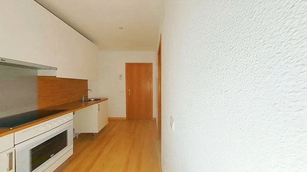 Cuisine - Studio with Balcony in Valdeacederas