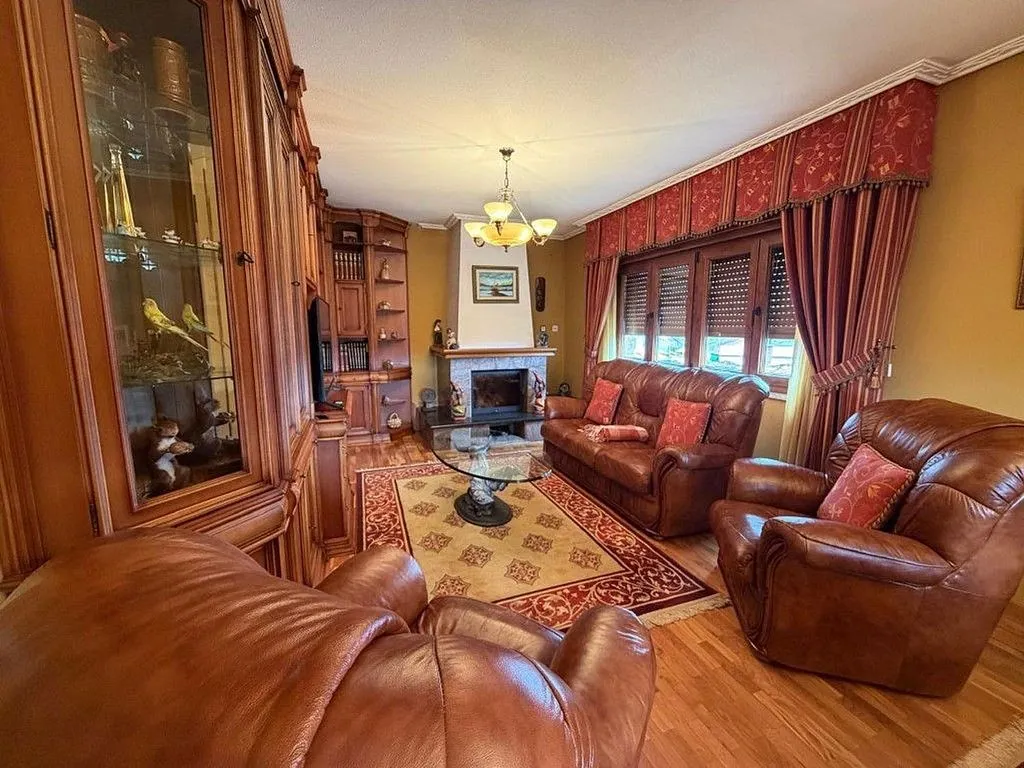 Elutuba - Chalet with Garage in Balbona, Asturias
