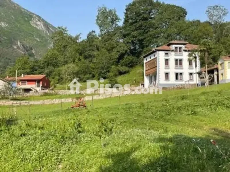 Välivaade - Historic Indian-Style Chalet in Llanes