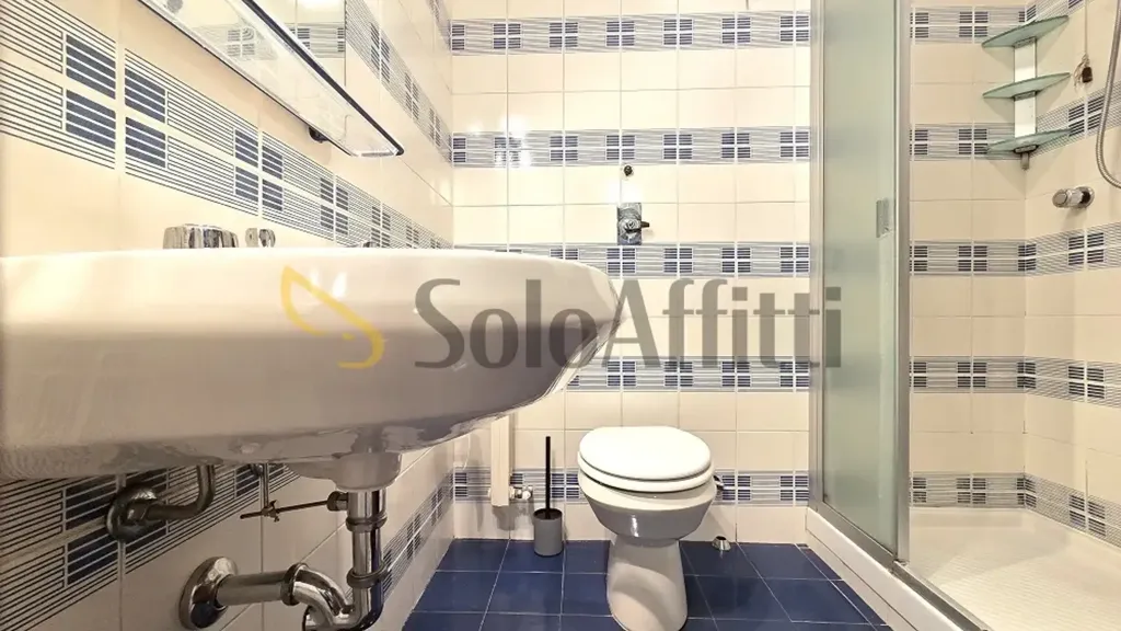 Bathrooms - 3-room apartment in Milano