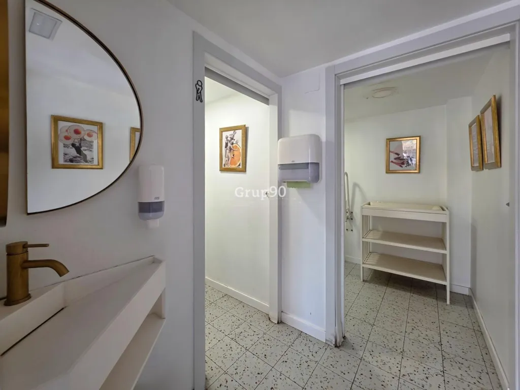 Salles de bain - Refurbished Restaurant Premises in Lleida