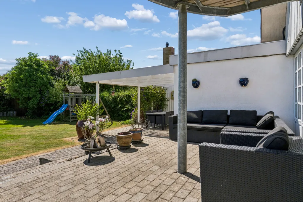 Terrasse - Villa with South-Facing Garden in Odense