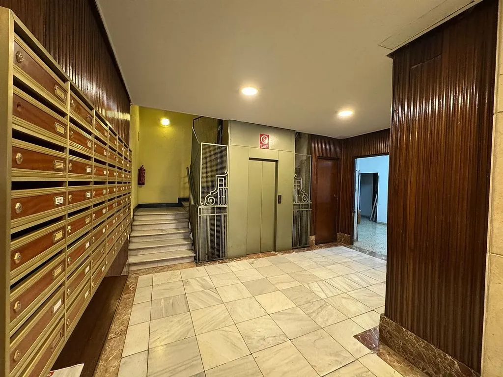Esik - Amueblado Flat with Balcony in Nuevos Ministerios