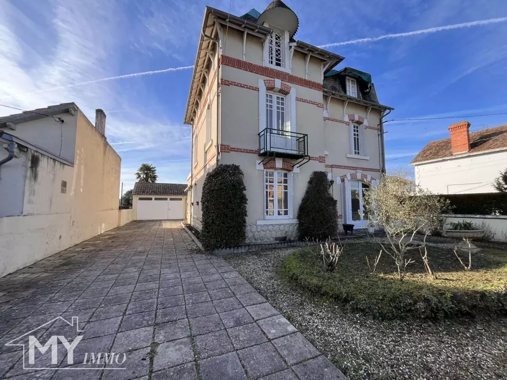 Extérieur - Maison de Ville avec Jardin et Dépendances à Montpon-Ménestérol