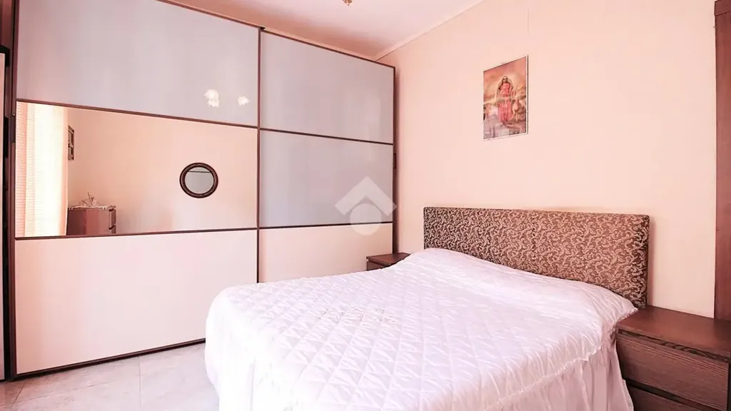 Chambres - Modernised Triplex in Milan's Quiet Court
