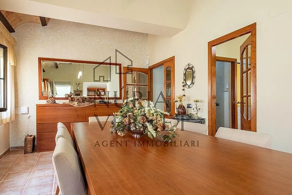 Söögituba - Chalet with Pool and Terrace in Botarell