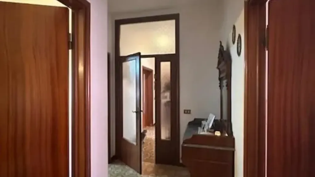 hallway_entrance