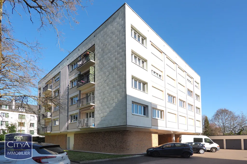 Välivaade - Renovated Flat with Balcony in Rue Albert 1er