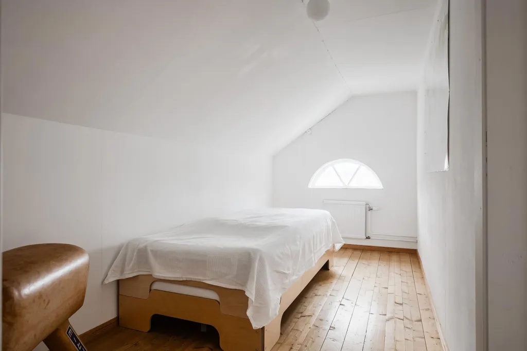 Magamistoad - Renovated Rectory with Lake View in Ransberg