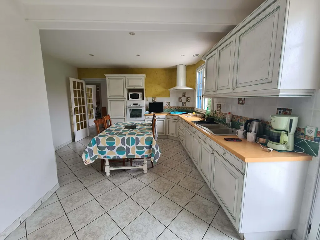 Cuisine - Maison de Plain-Pied avec Garage Double près de Périgueux