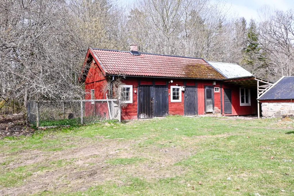 Exterior - Villa with Terrace in Algutsboda