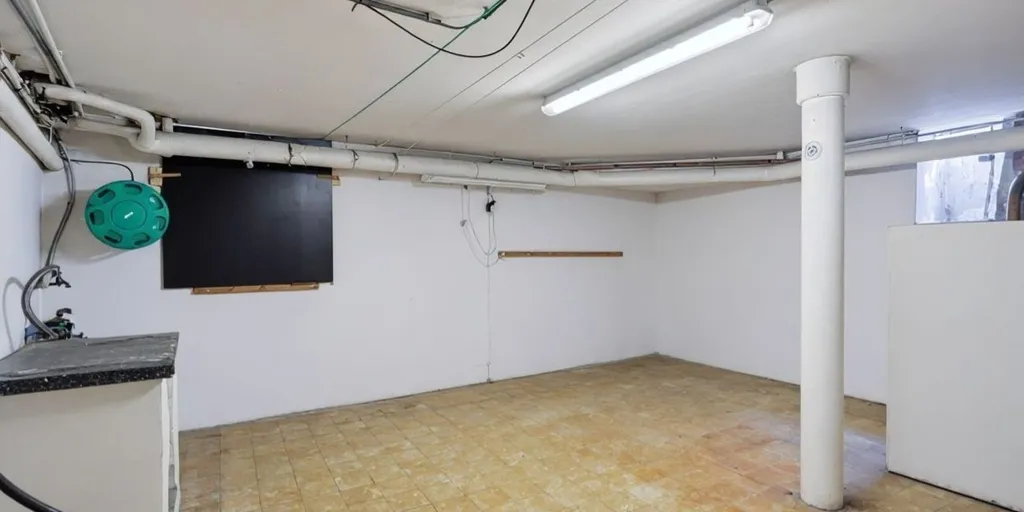 Garaaž - Corner Flat with Potential in Scherpenheuvel