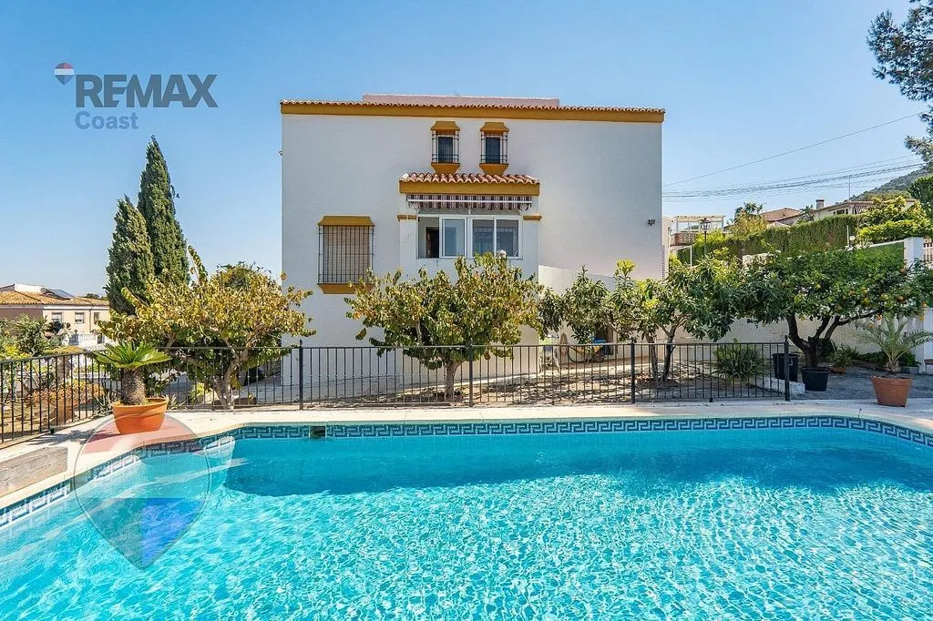 Bassein - Chalet with Pool in Manantiales - Lagar