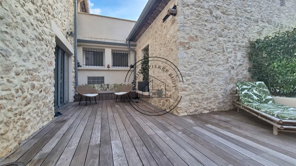 Terrasse - Maison de Caractère avec Bassin à Cheval-Blanc