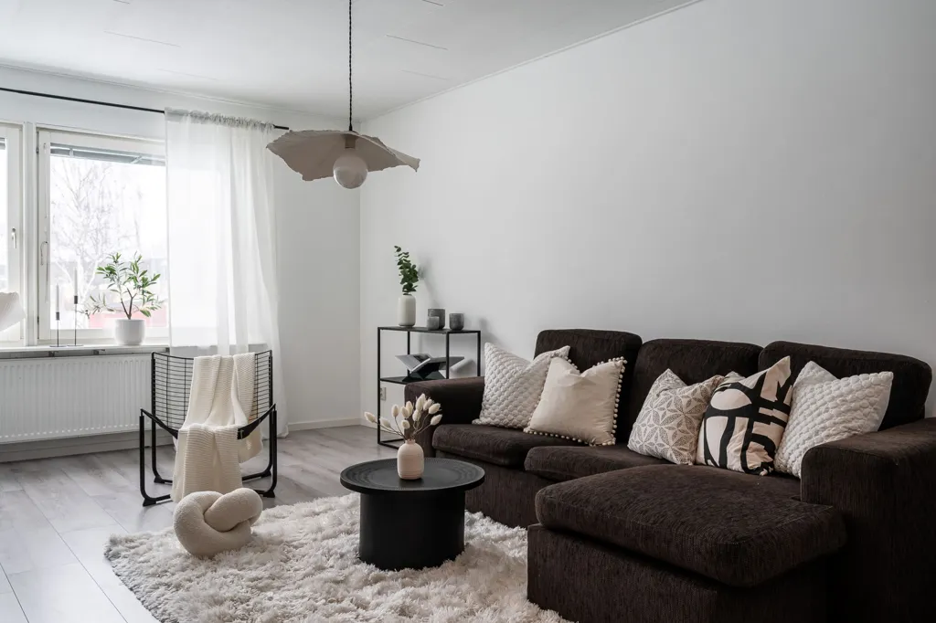 Séjour - Renovated 2-Bedroom Flat with Balcony in Anderstorp