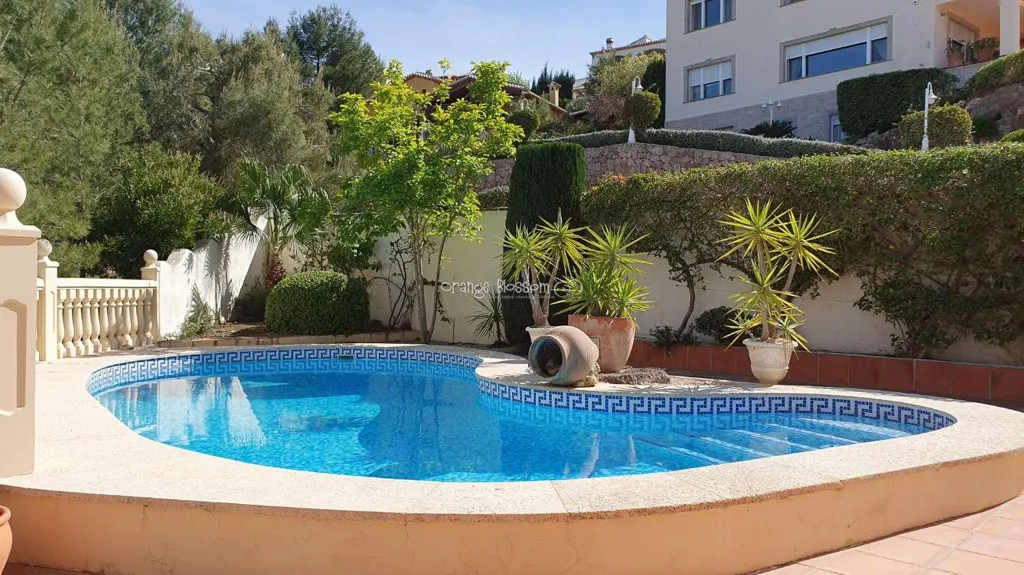 Bassein - Detached Villa with Sea Views in Ador