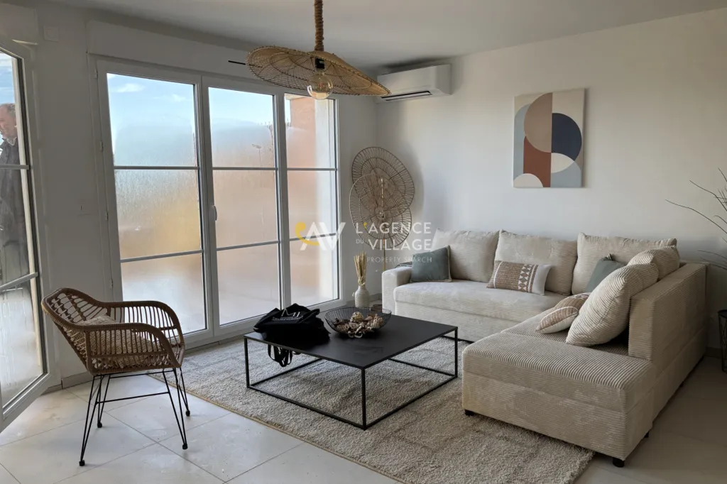 Soggiorno - Newly Built Villa with Balcony in La Garde-Freinet