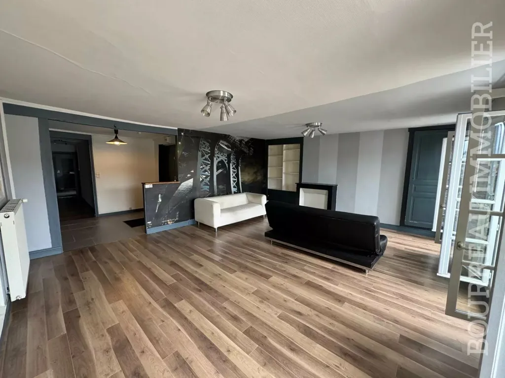 Séjour - Appartement de rez-de-chaussée avec balcon à Joigny