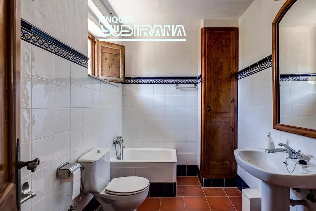 Salles de bain - Restored Farmhouse with Pool in Igualada
