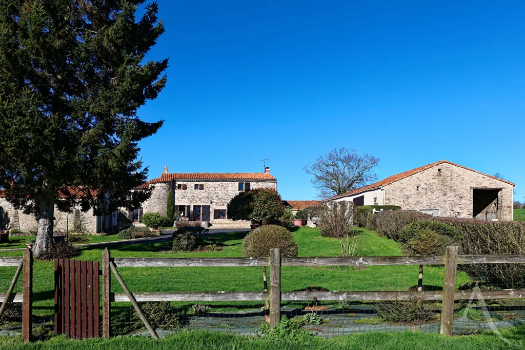 Välivaade - Rustic Stone Farmhouse with Paddock in Montaigu-Vendée