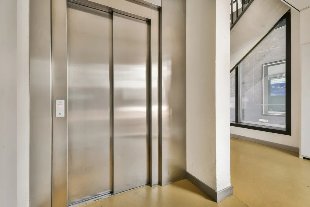 Hallway - Apartment with Balcony in Amsterdam Oud-West