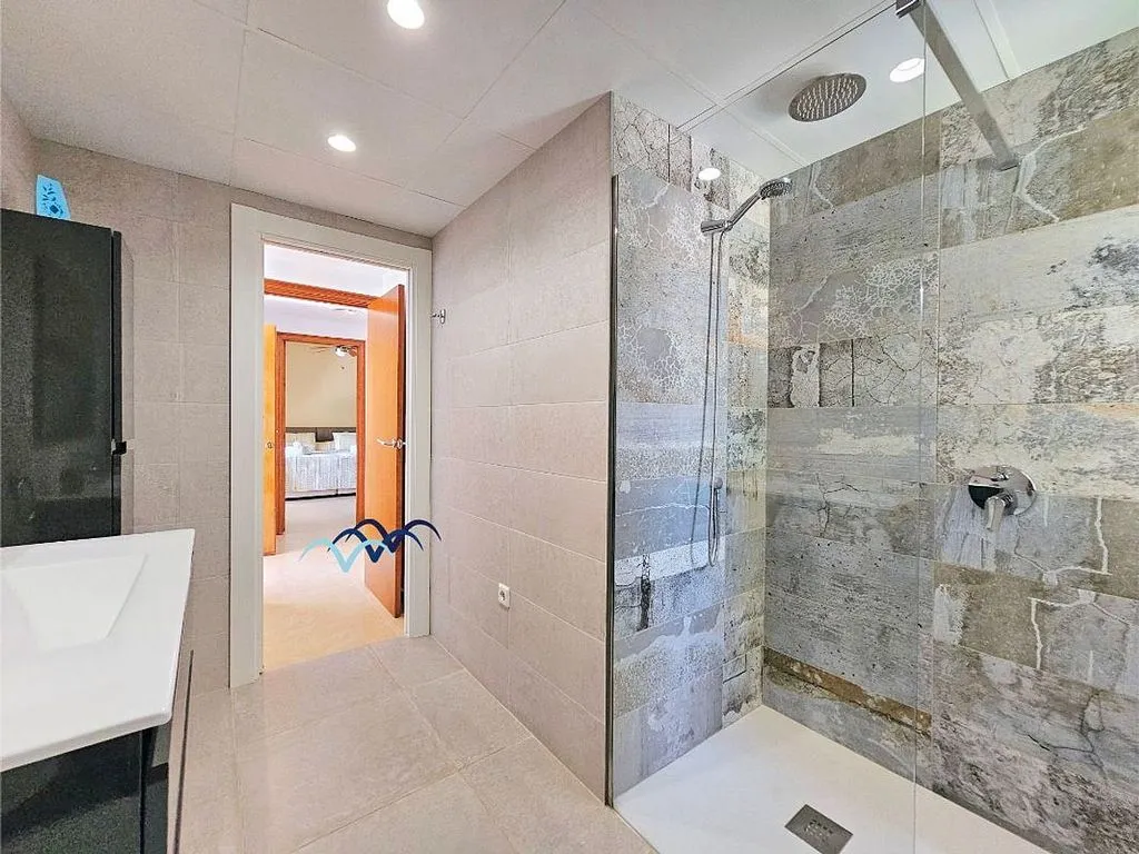 Bathrooms - Chalet with Pool and Sea View in Golf Area