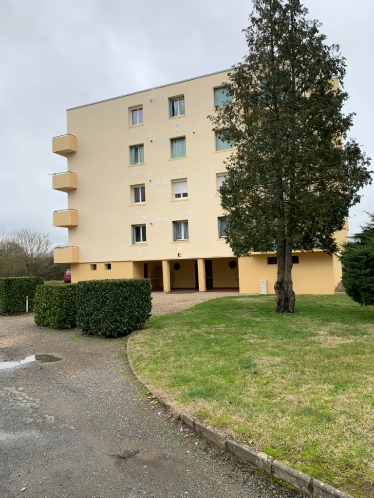 Välivaade - 3-Bed Apartment with Balcony in Digoin