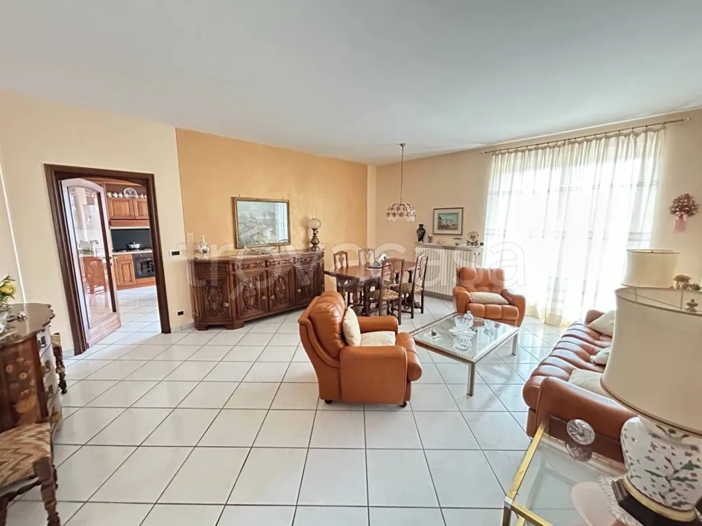 Séjour - Bifamiliar Villa with Commercial Space in Fossano