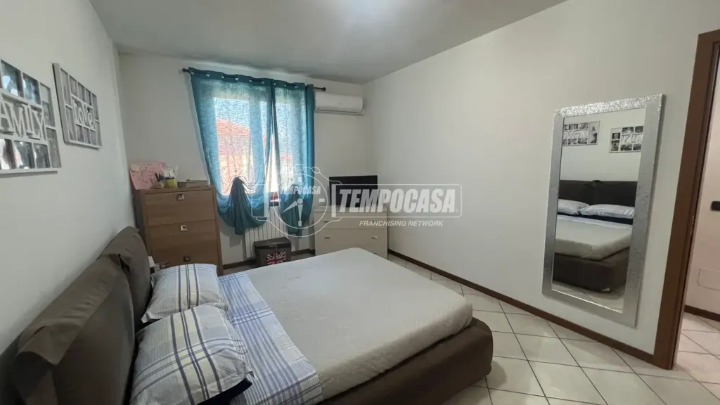 Chambres - Trilocale with Terrace in Capriolo